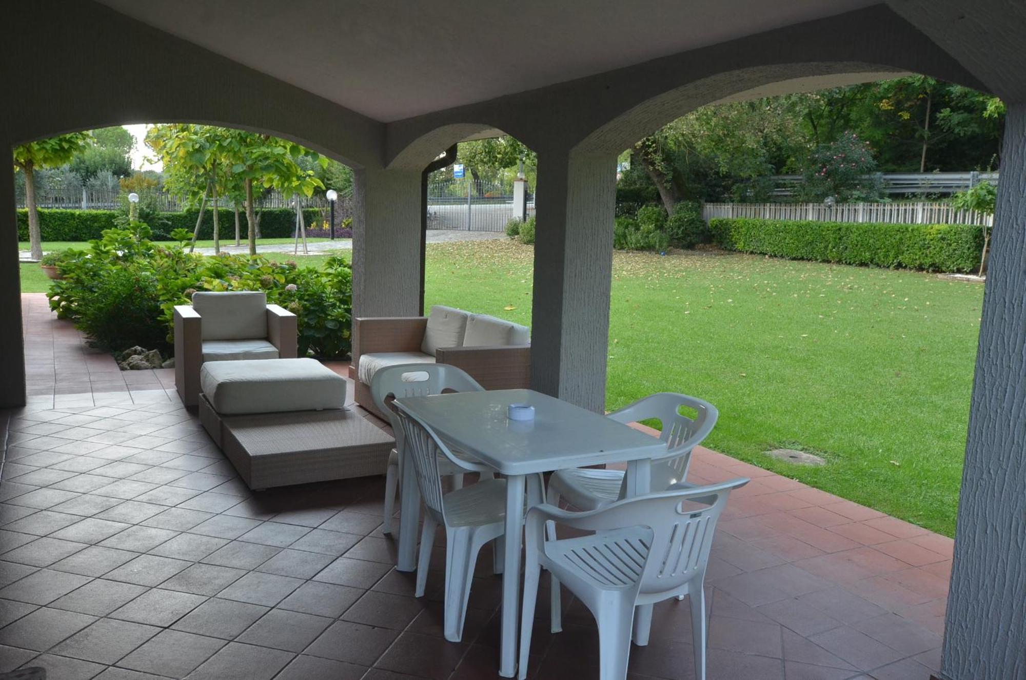 La Coccinella Bed & Breakfast เยซี ภายนอก รูปภาพ
