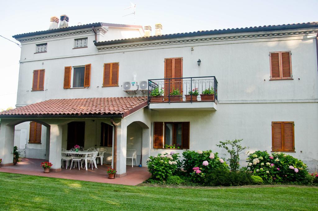 La Coccinella Bed & Breakfast เยซี ภายนอก รูปภาพ
