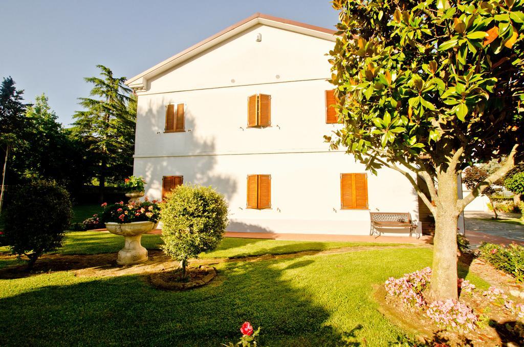 La Coccinella Bed & Breakfast เยซี ภายนอก รูปภาพ