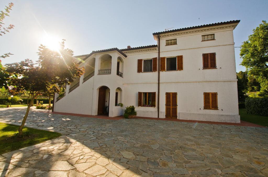 La Coccinella Bed & Breakfast เยซี ภายนอก รูปภาพ